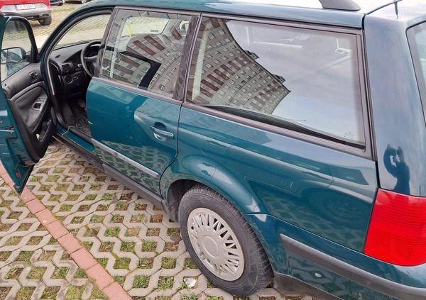 Volkswagen Passat cena 4399 przebieg: 399247, rok produkcji 1998 z Kielce małe 37